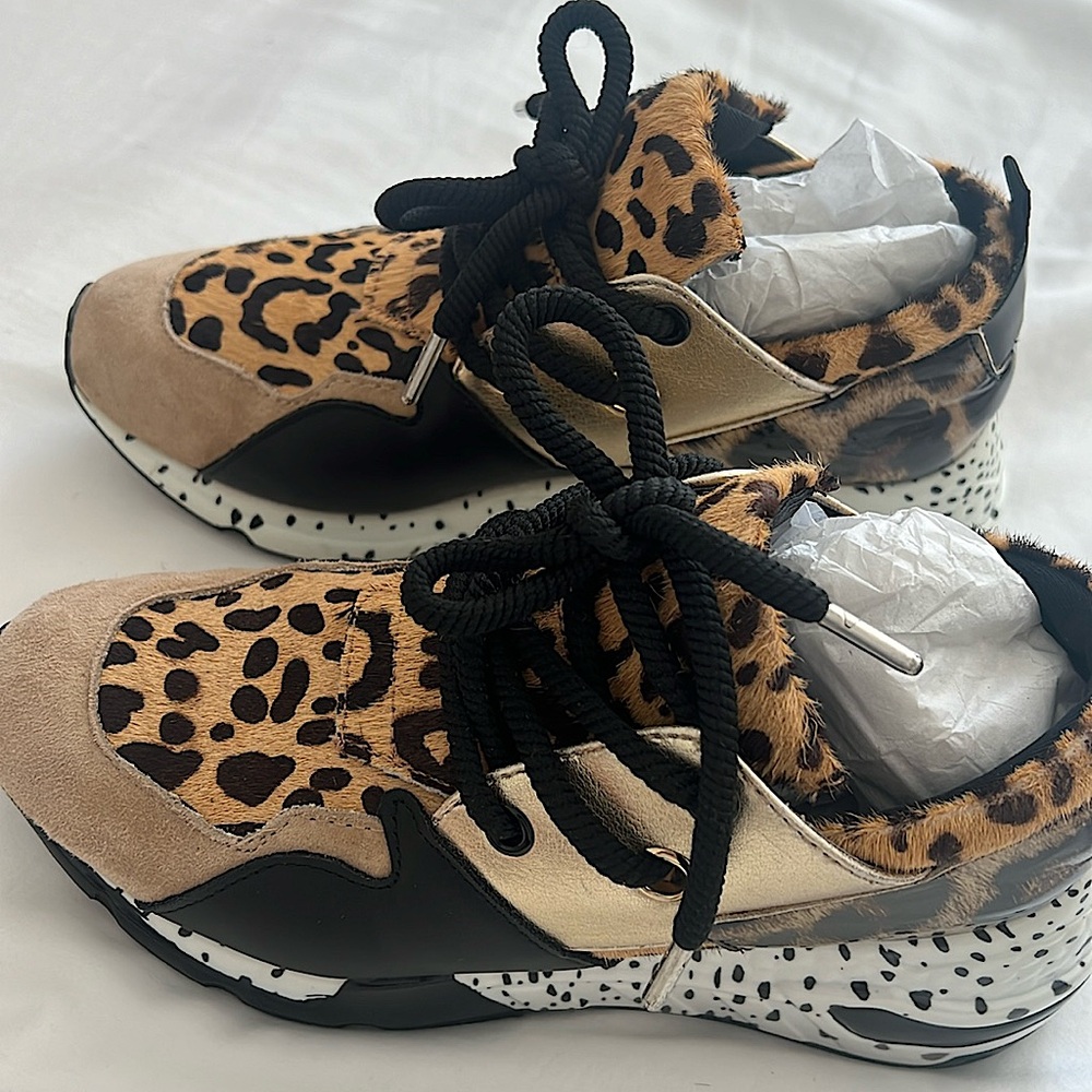 Steve Madden Women's Cliff Sneaker, Cow Hair/Leather, Size 5.5 Womens - NO BOX